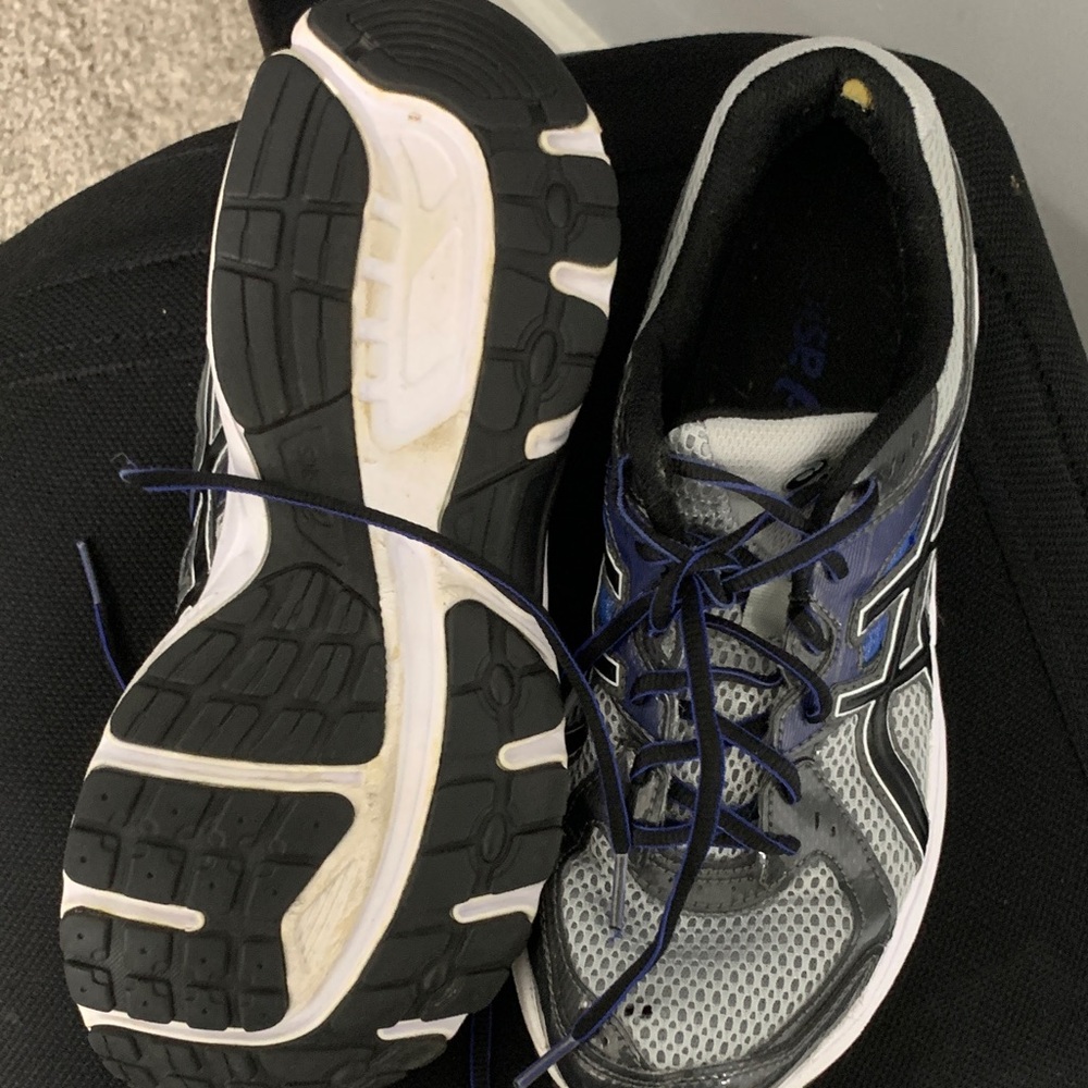 Men's Gray and Black ASICS Shoes - Picture 2 of 2